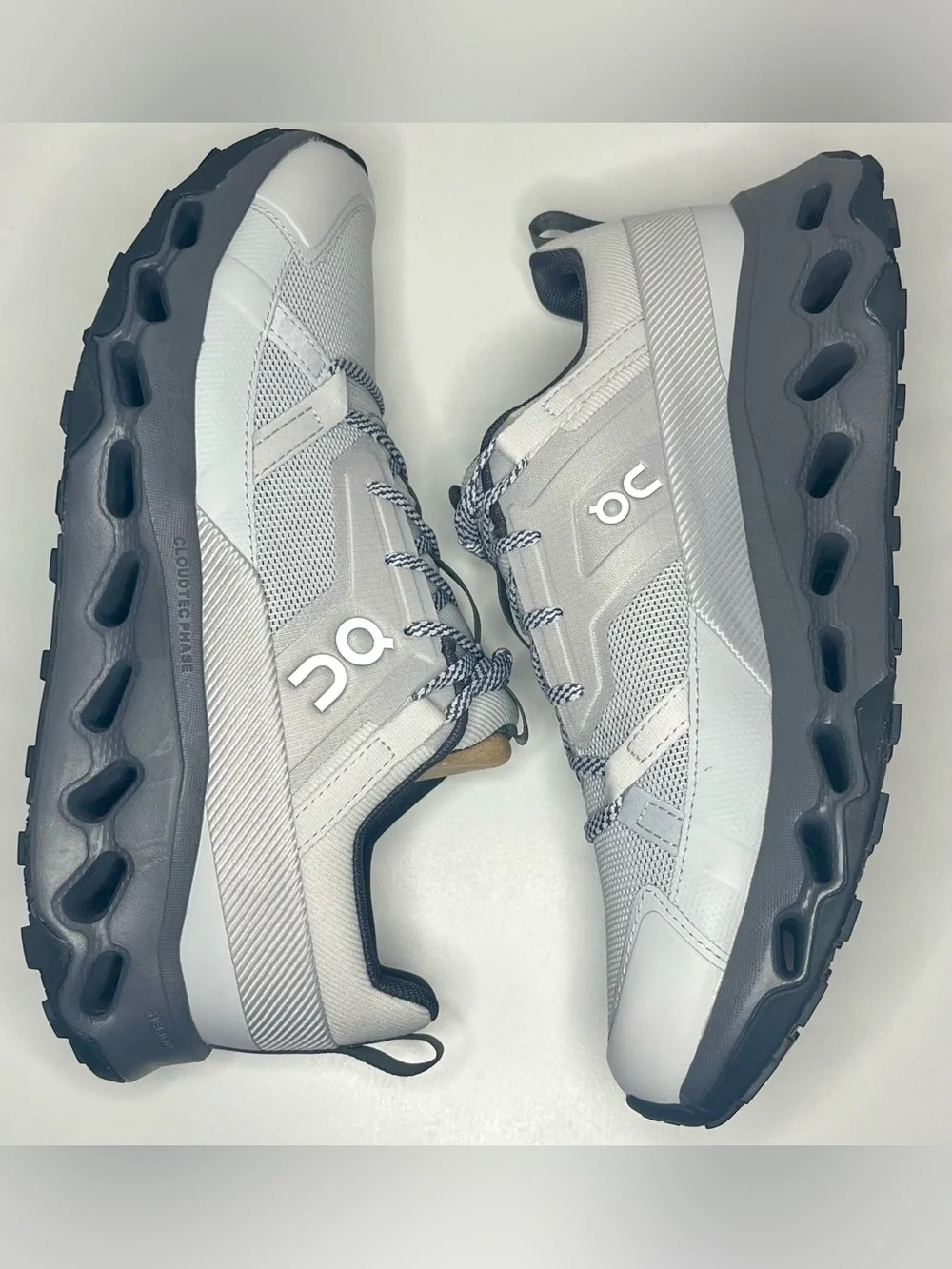 On Running Cloudventure Waterproof Women’s Trail Shoes - Light Gray/Black